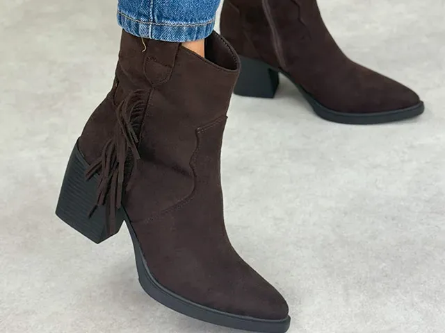 zalety botków zamszowych